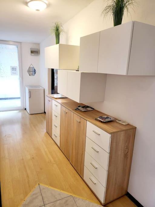 R.i.s.-rest In Siska Duplex