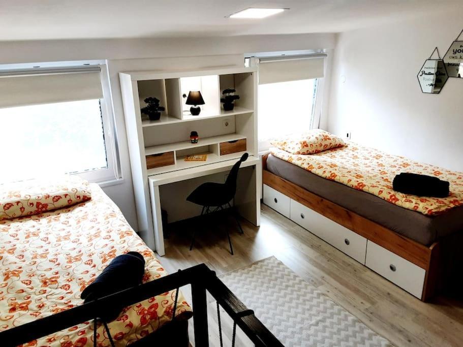 R.i.s.-rest In Siska Duplex
